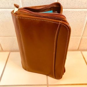 NWOT Leeds Leather Organizer